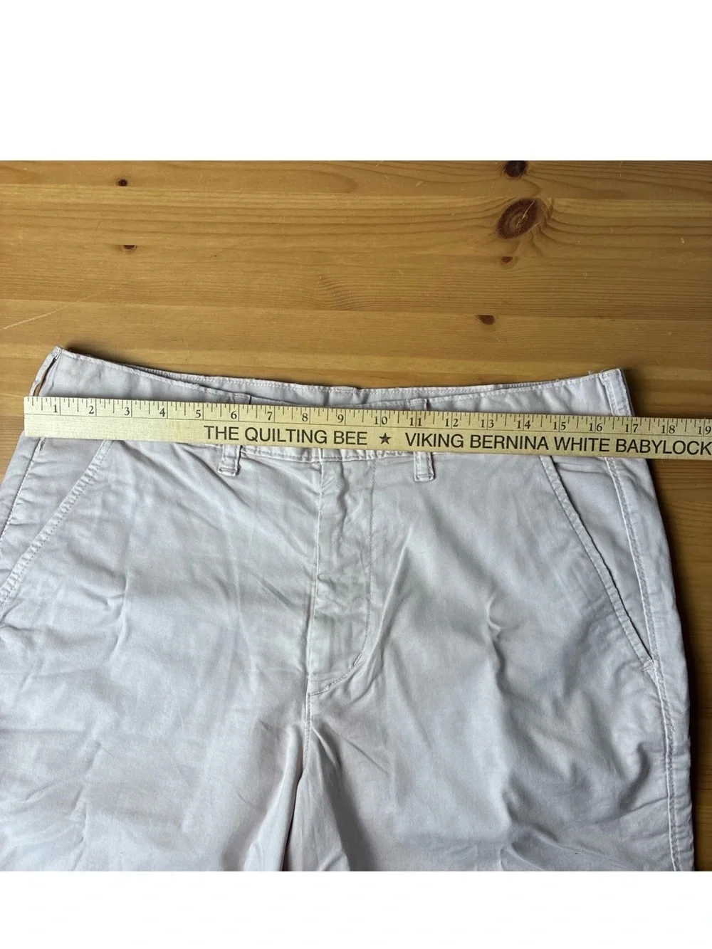 American Eagle Mens Bermuda Shorts 31 Stretch Chinos Distressed Pink M 8.5-inch